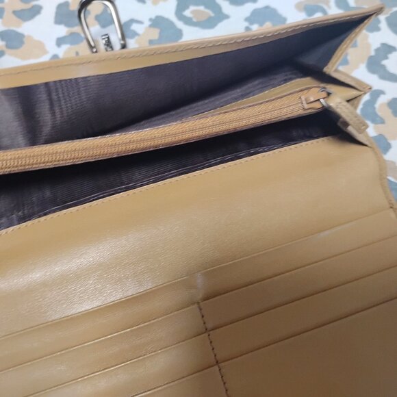 ❤️Vintage GUCCI Distressed All Leather Clutch 6 Id Checkbook Wallet - Picture 6 of 8